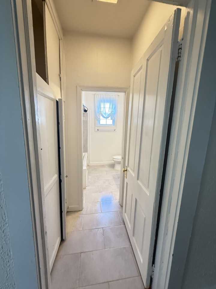 4235 Coliseum St - Photo 4 of 8