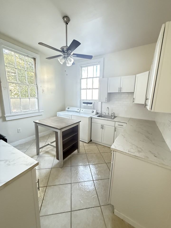 4235 Coliseum St - Photo 6 of 8