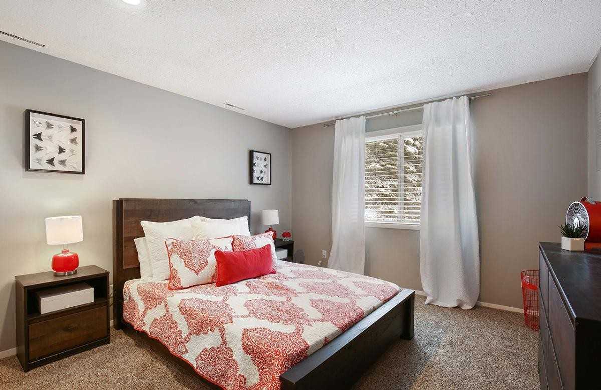 14030 Chestnut Dr - Photo 6 of 32