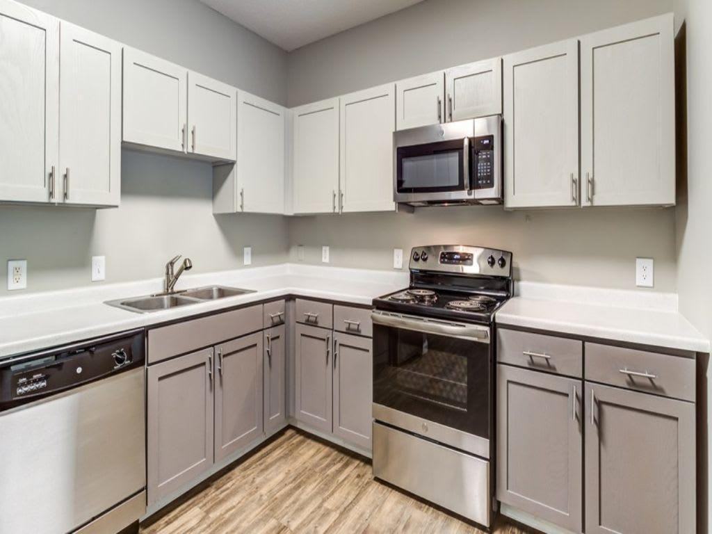 14030 Chestnut Dr - Photo 7 of 32