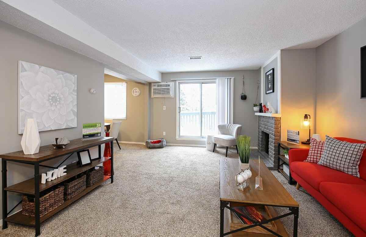 14030 Chestnut Dr - Photo 4 of 32