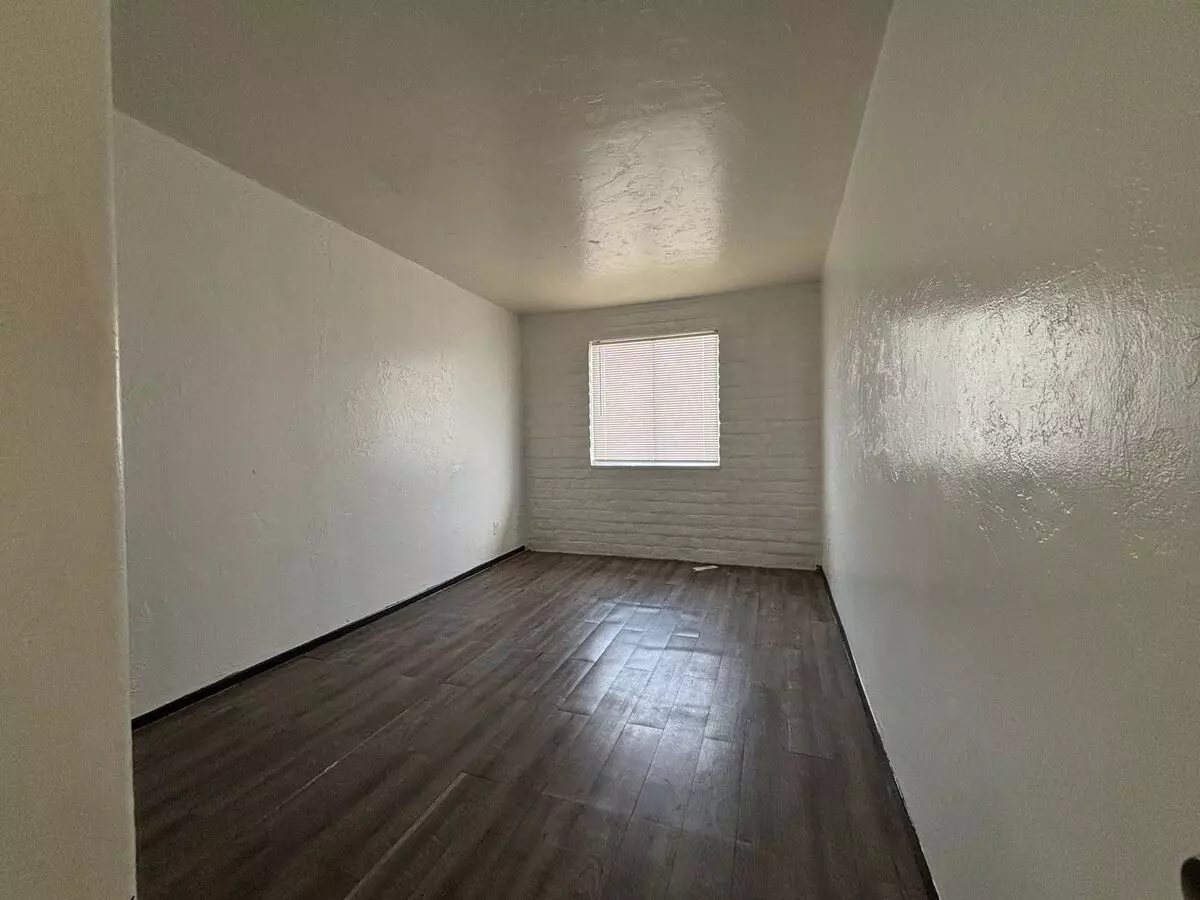 7440 E 22nd St - Photo 5 of 41