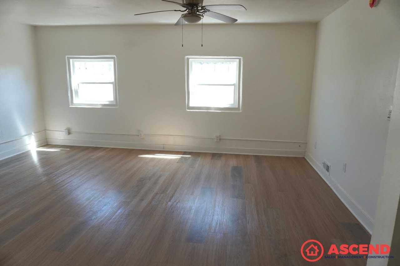 236 Francis St - Photo 2 of 15