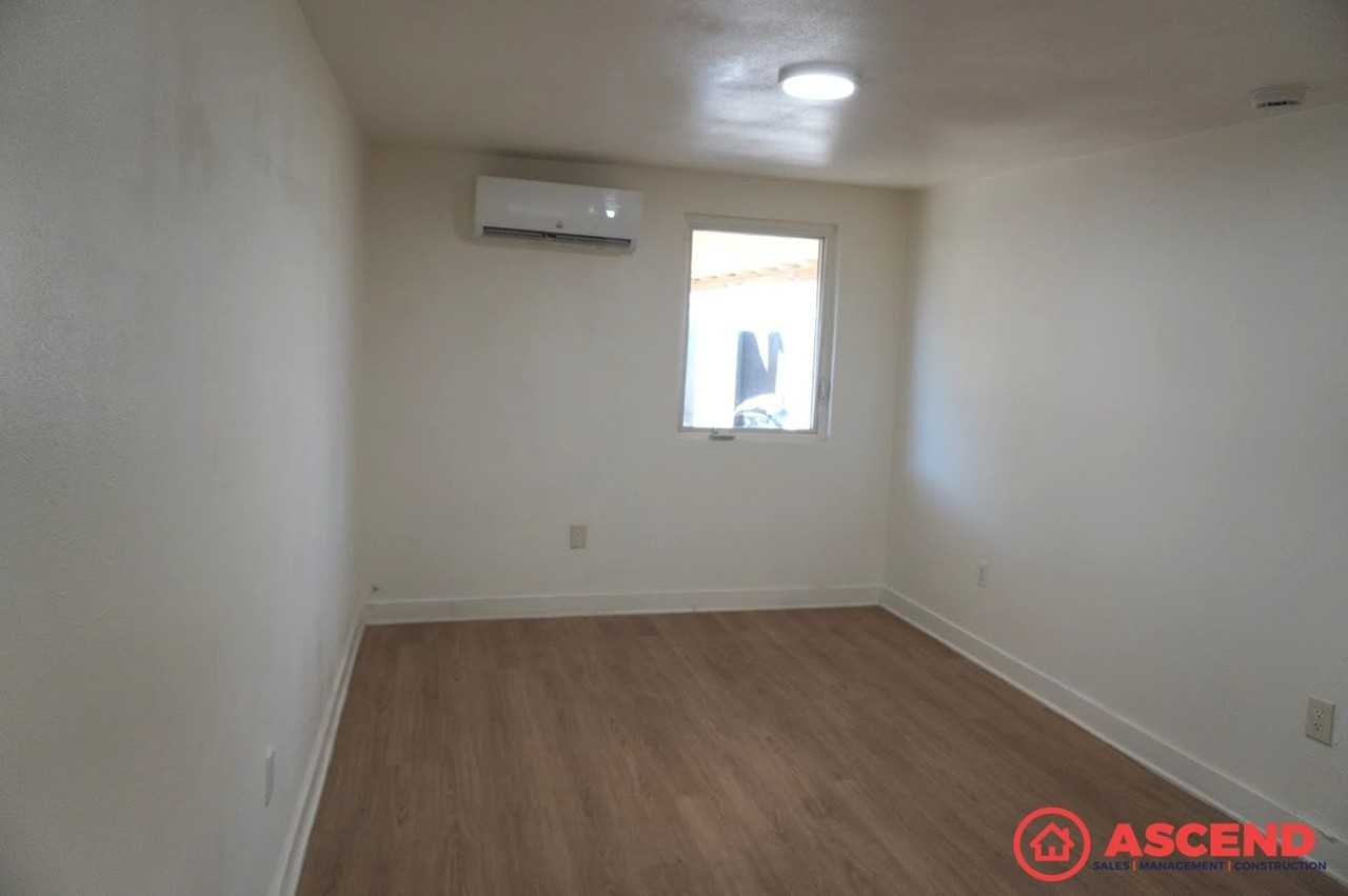 236 Francis St - Photo 7 of 15