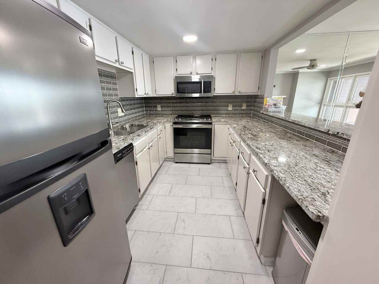 142 Lake Hamilton Dr #302 - Photo 4 of 17