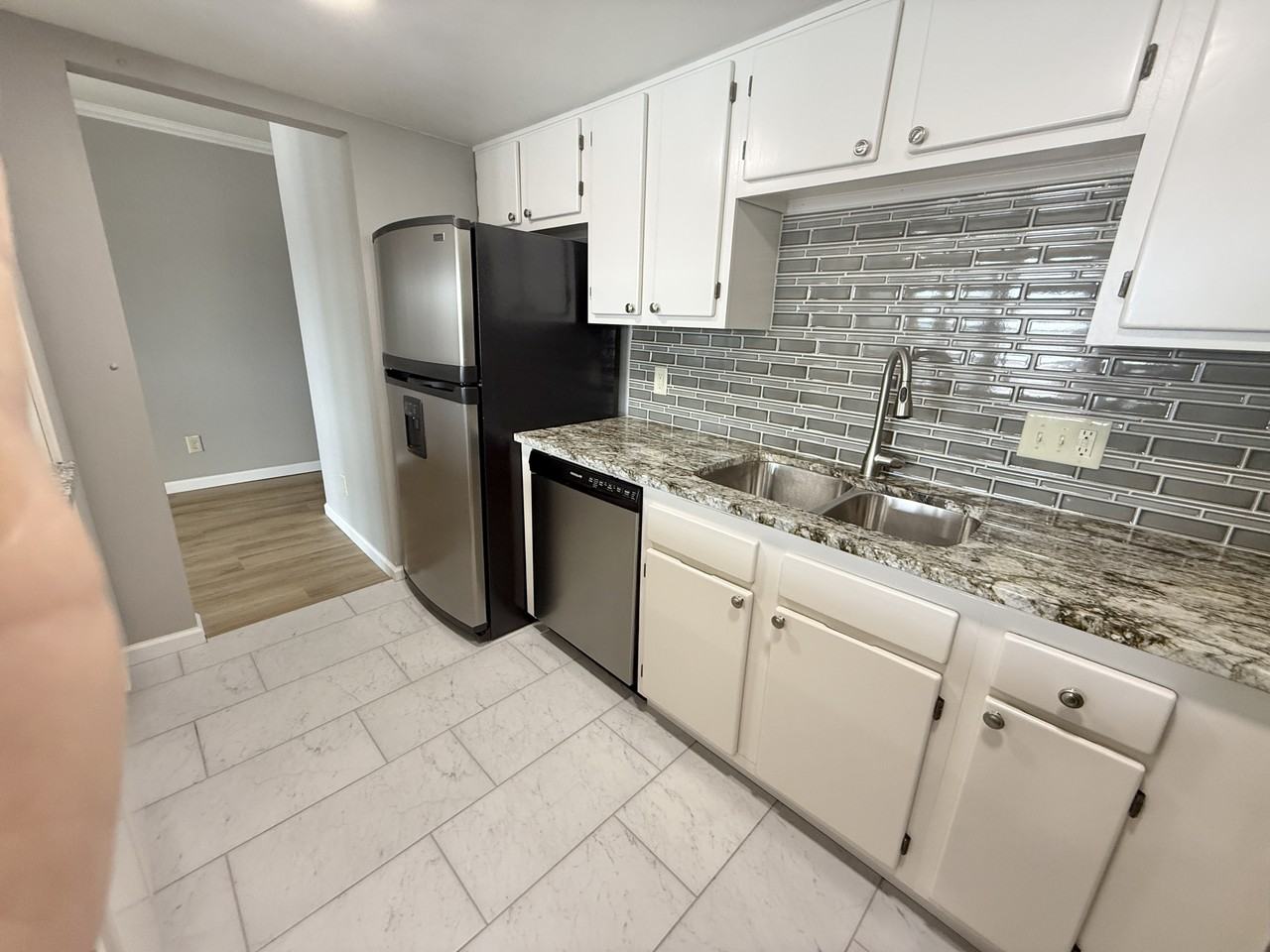 142 Lake Hamilton Dr #302 - Photo 5 of 17