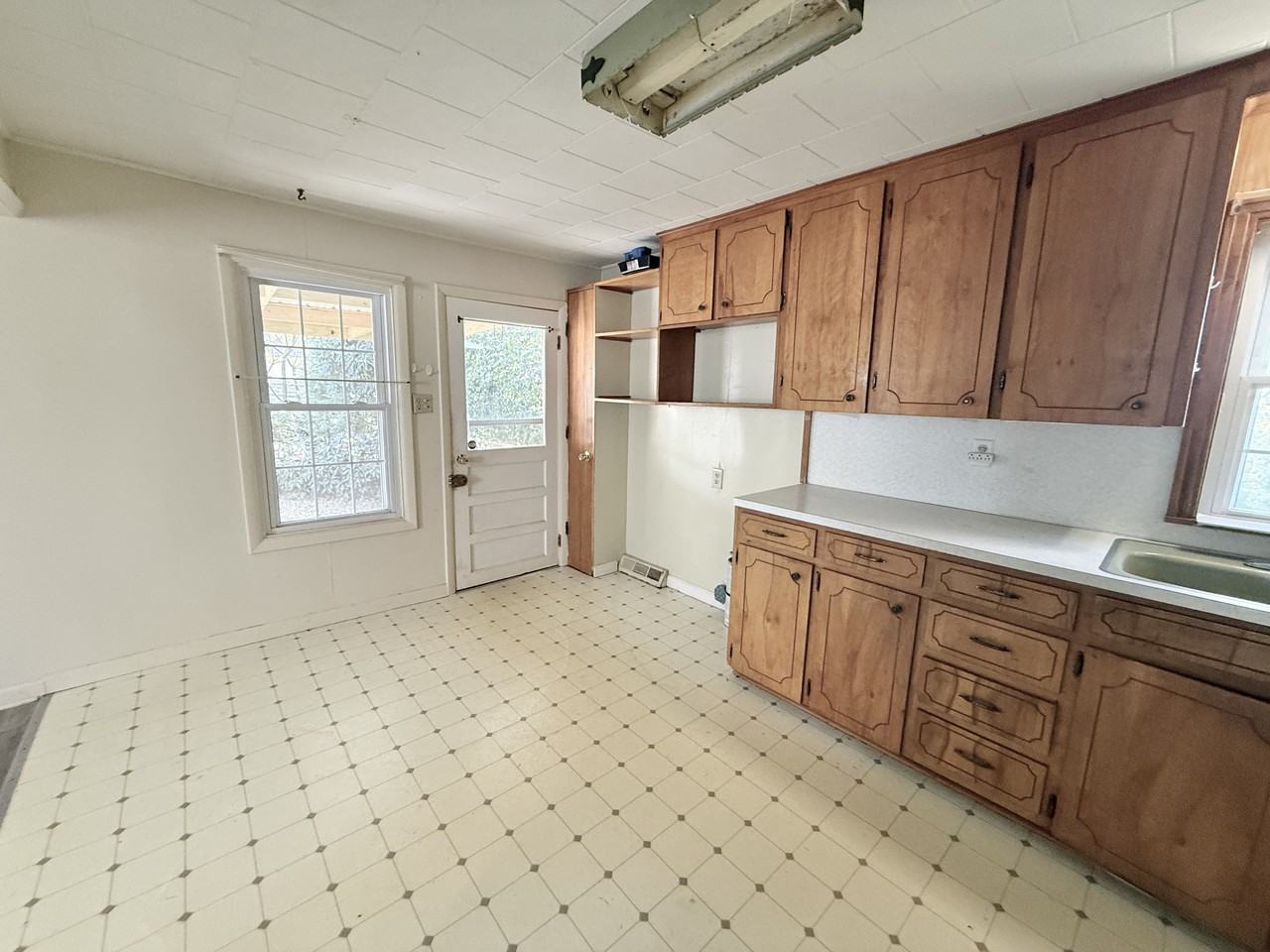 123 Leeper St #1 - Photo 7 of 20