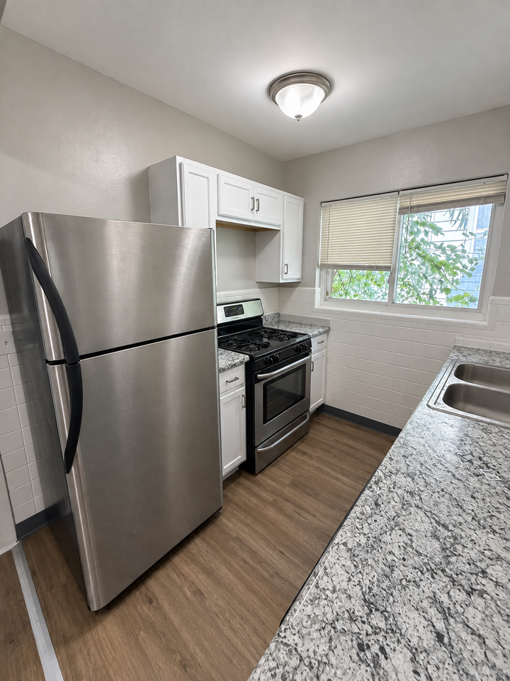 4308 Carter Ave #3 - Photo 5 of 8