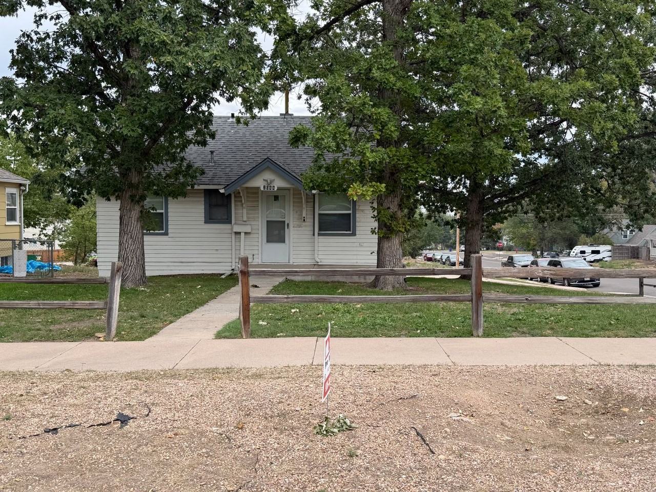 2044 10th Ave