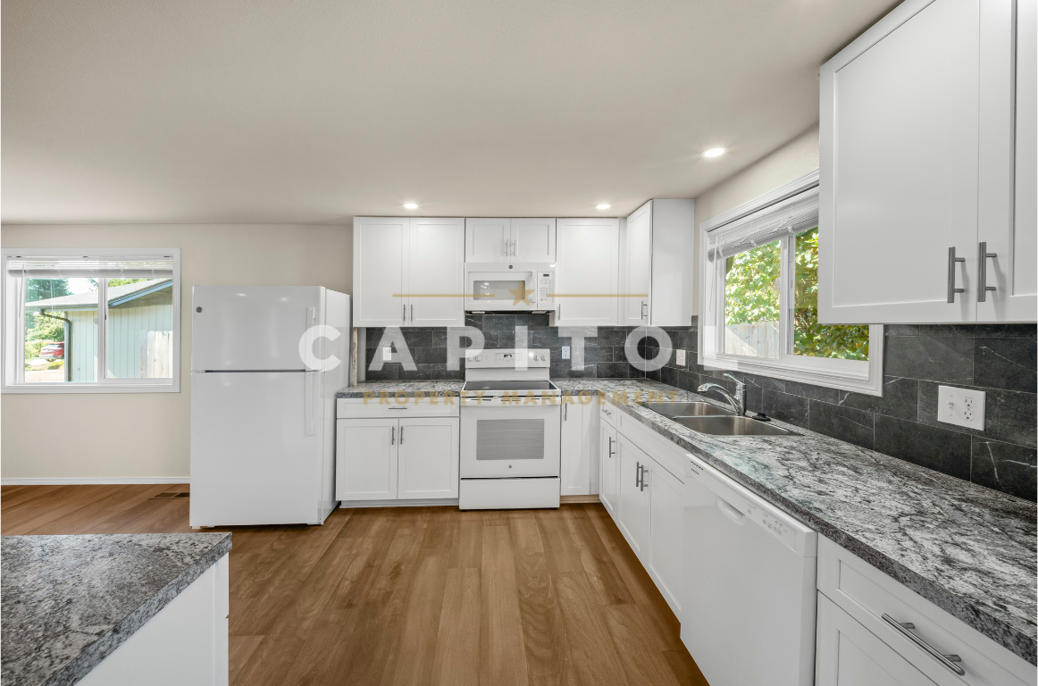 6417 Congressional Dr Se - Photo 7 of 25