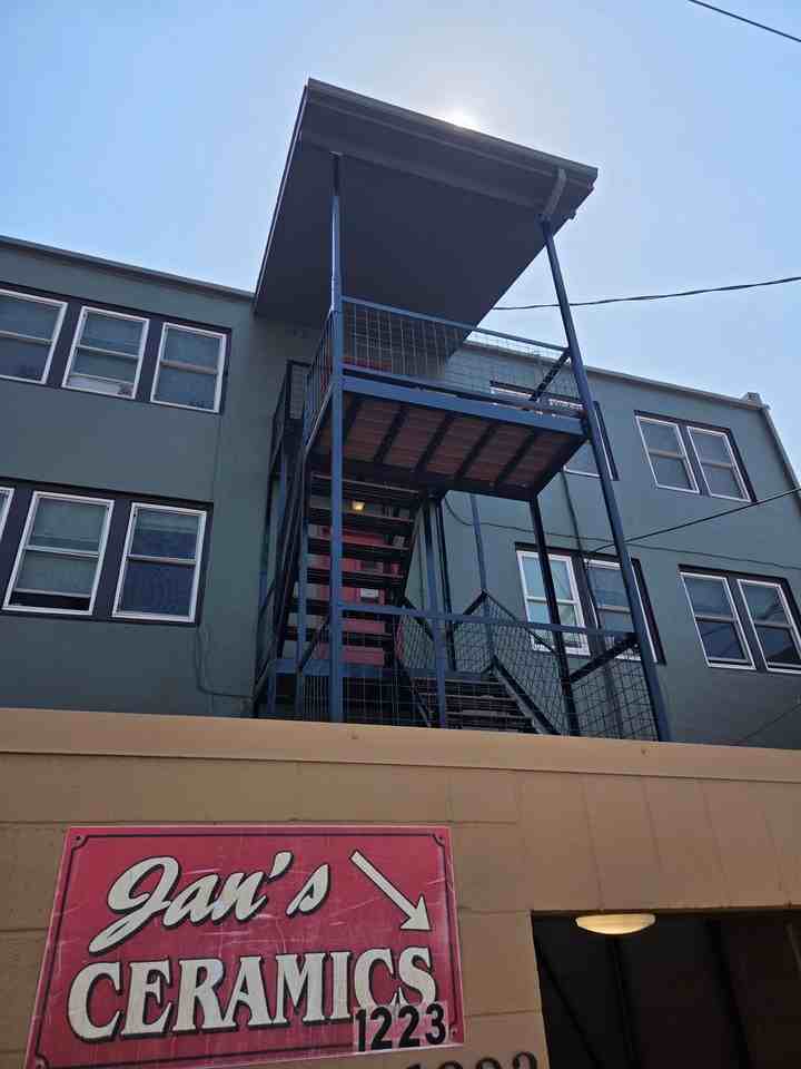 1225 Commerce  Ave - Photo 5 of 15