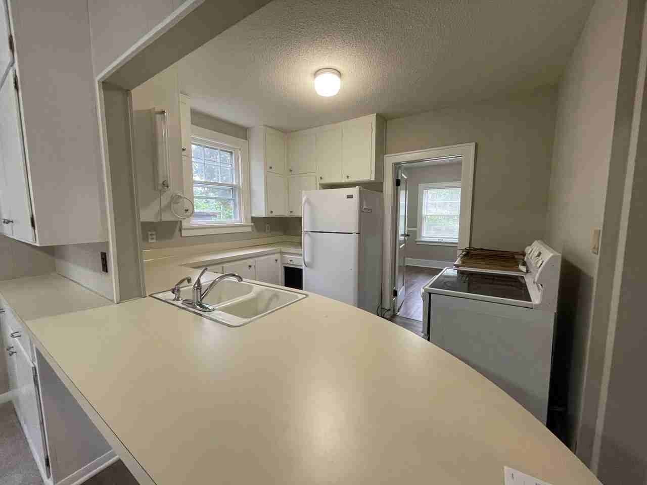 2209 Iowa St #1 - Photo 7 of 11