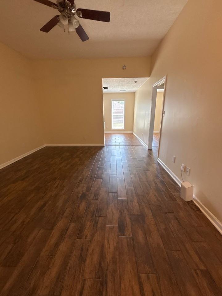 136 Enfield Cv - Photo 2 of 18