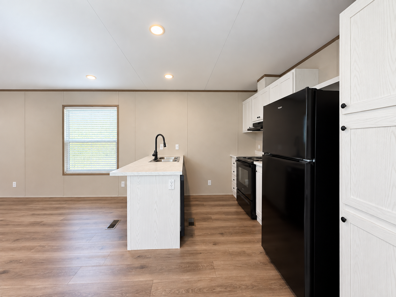 129 Paramont Dr - Photo 4 of 23