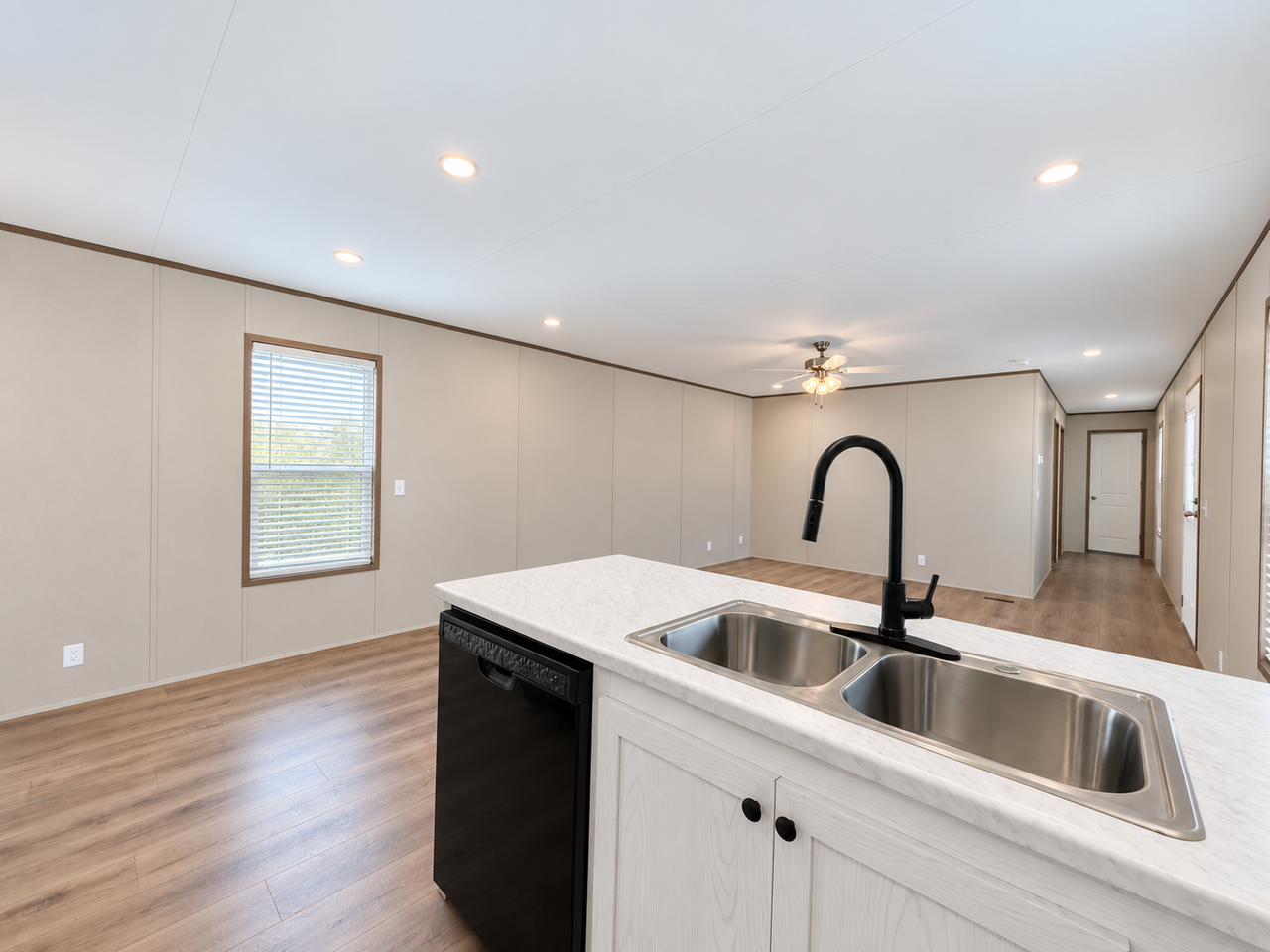 129 Paramont Dr - Photo 5 of 23