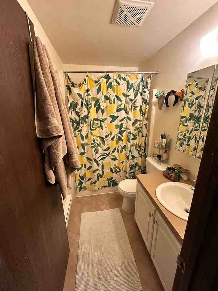 1126 22nd St - Photo 6 of 8