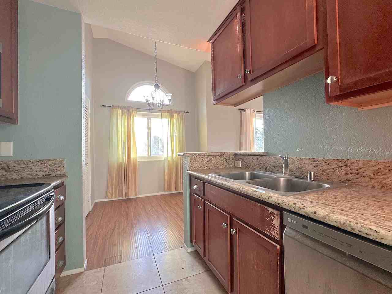 4377 Wilson Ave - Photo 4 of 23
