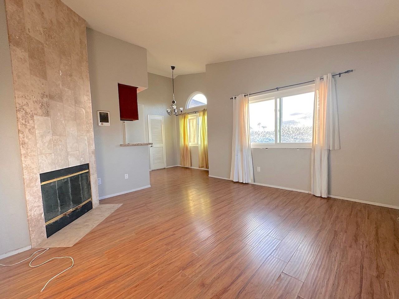 4377 Wilson Ave - Photo 5 of 23