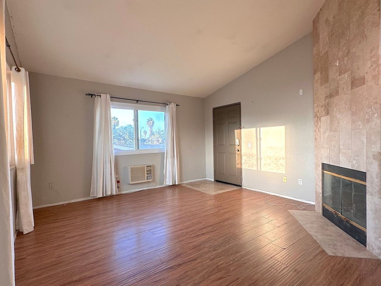 4377 Wilson Ave - Photo 6 of 23