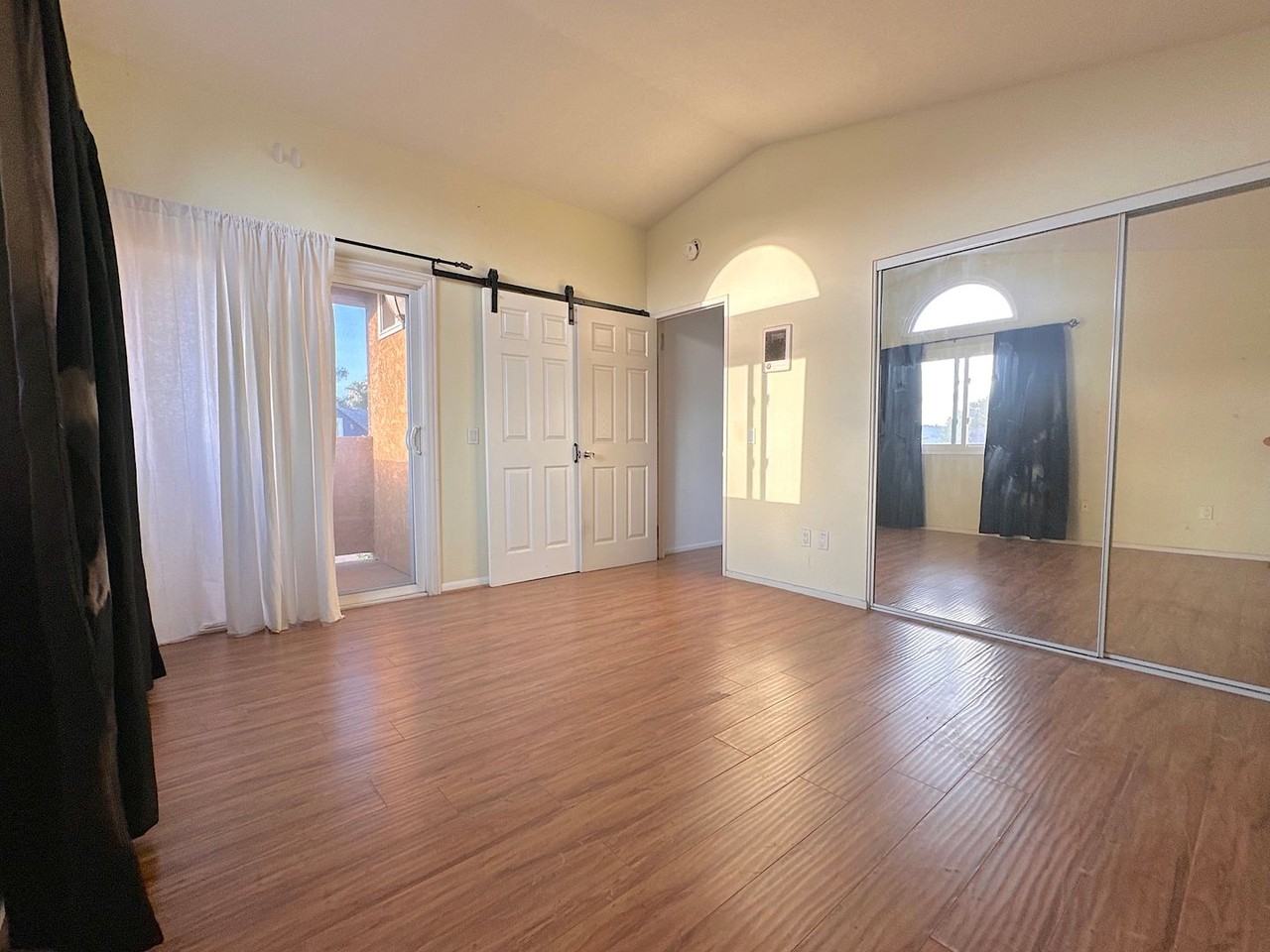 4377 Wilson Ave - Photo 7 of 23
