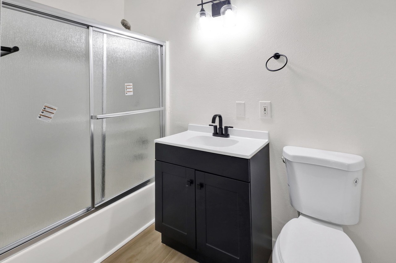 Barkley Suites - Photo 6 of 34