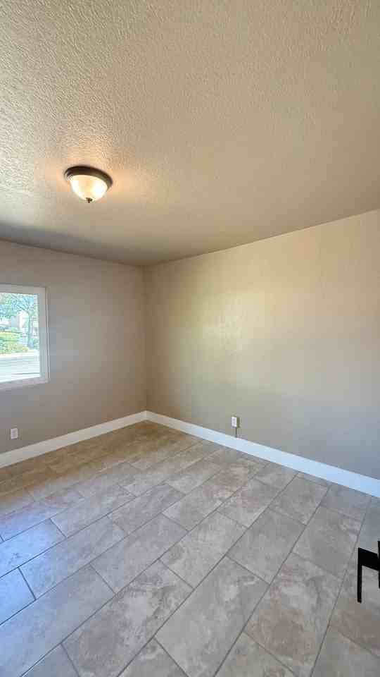 328 W Cleveland Ave - Photo 7 of 9