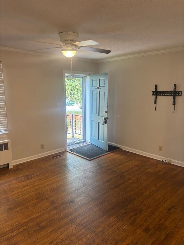1500 Brent Ct #4D - Photo 3 of 10