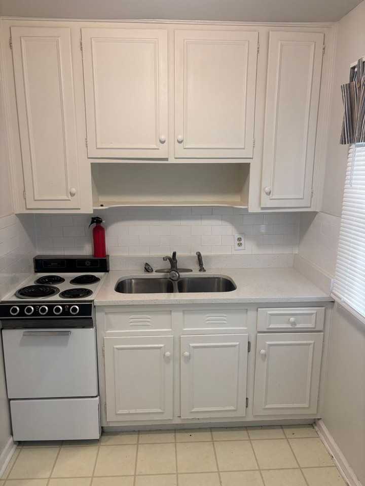 1500 Brent Ct #4D - Photo 6 of 10