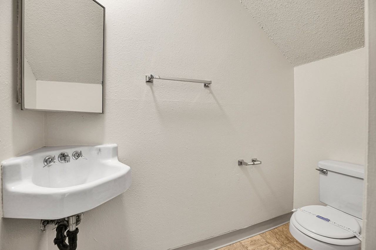 #232 FIRGROVE VILLAGE APARTMENTS - Photo 7 of 19