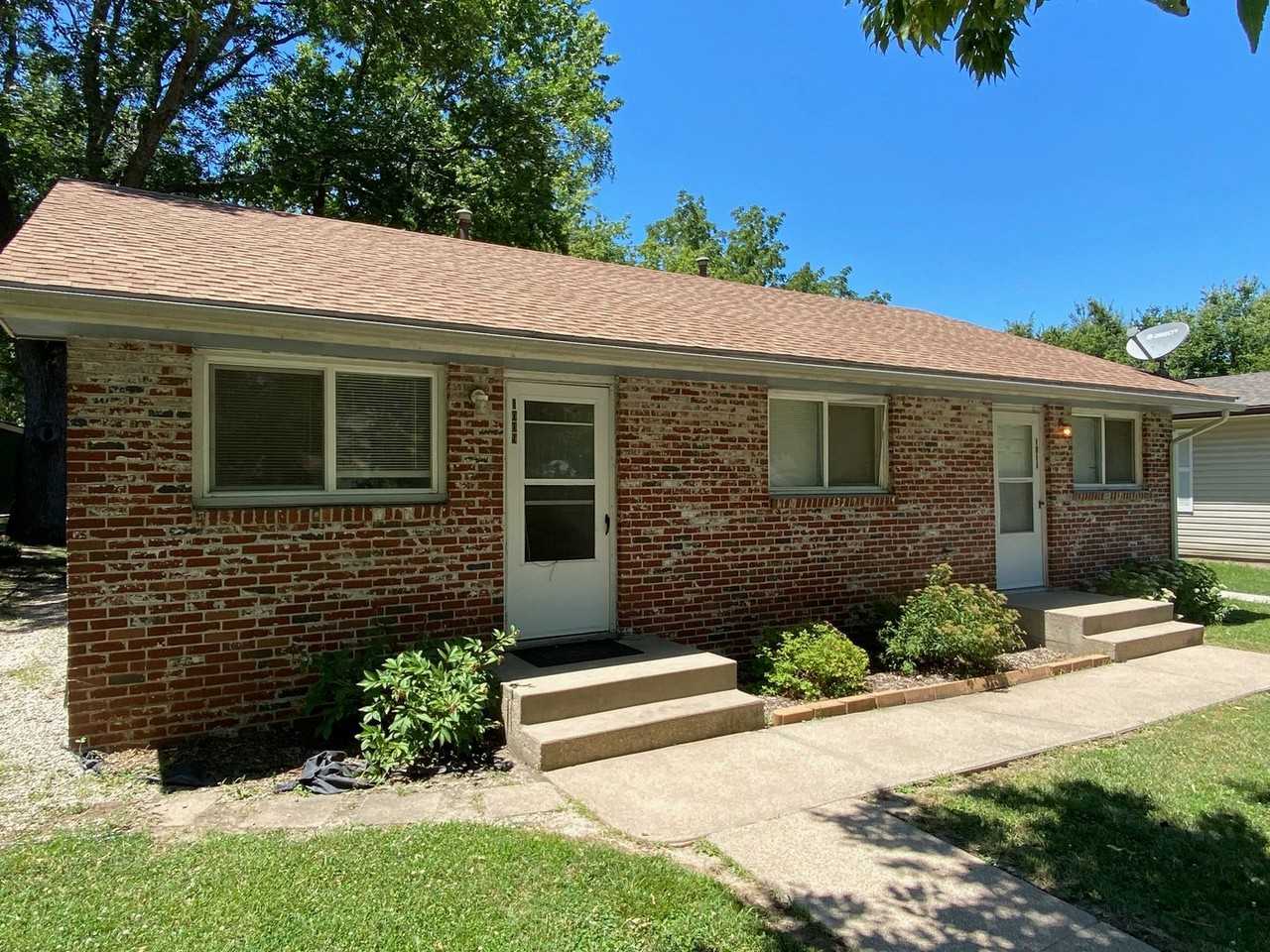 1009 Cottonwood St - Photo 3 of 10