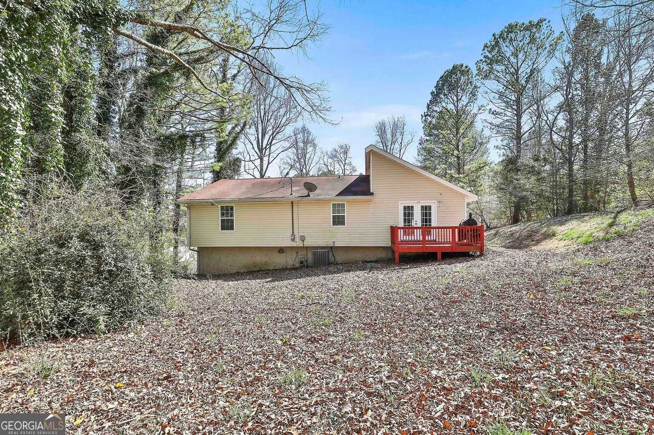 Home with Basement Apartment in Newnan, GA - Photo 2 of 2