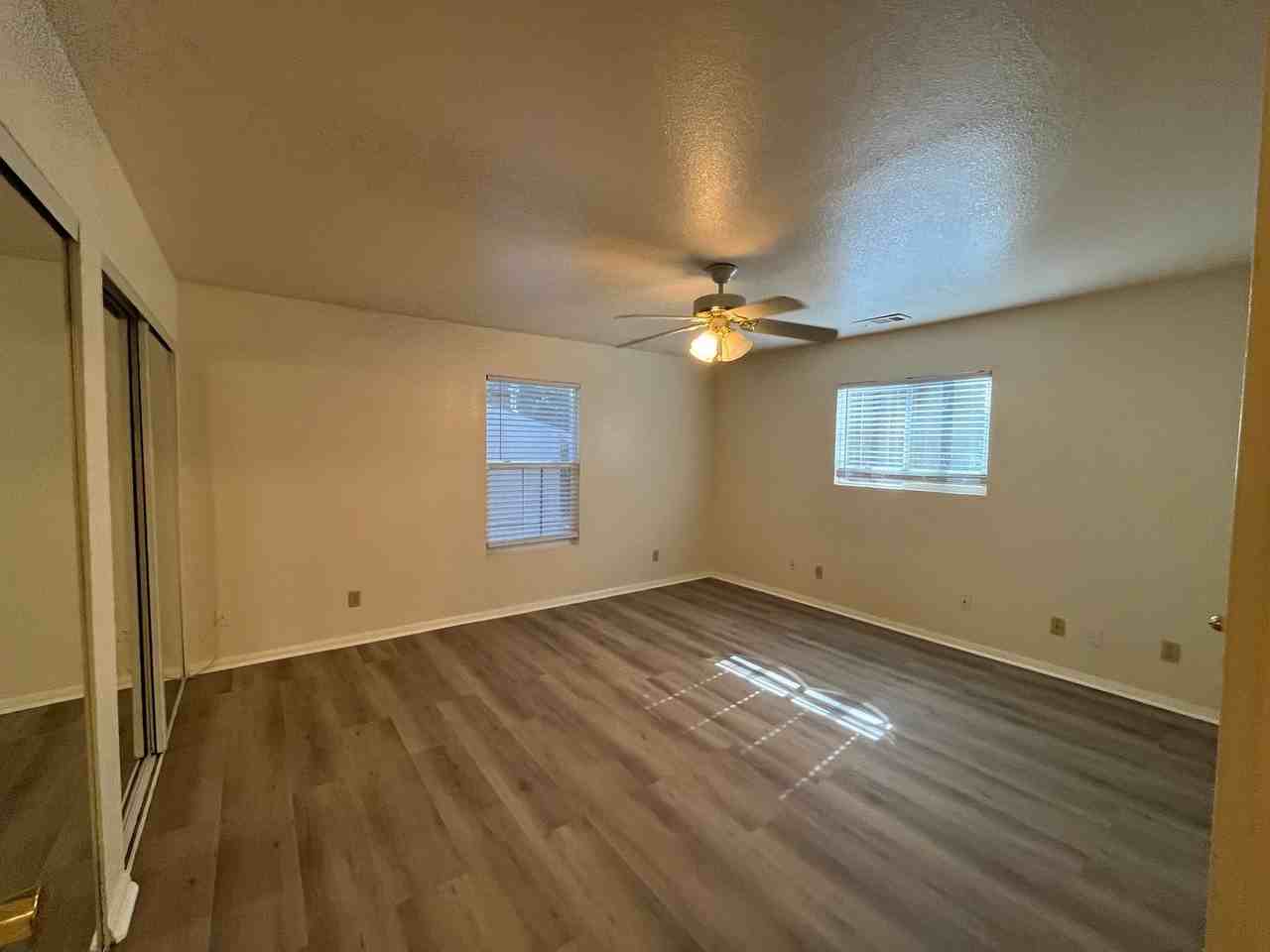 1621 Ferry St - Photo 7 of 16