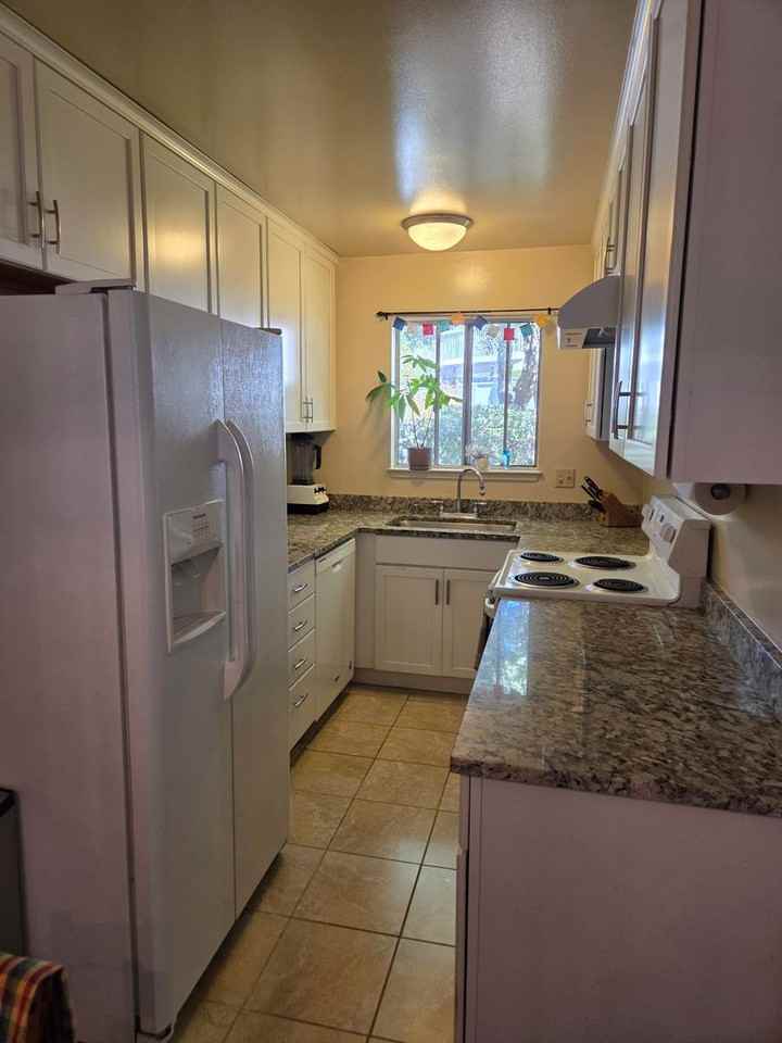 1562 Dolphin Dr - Photo 5 of 13