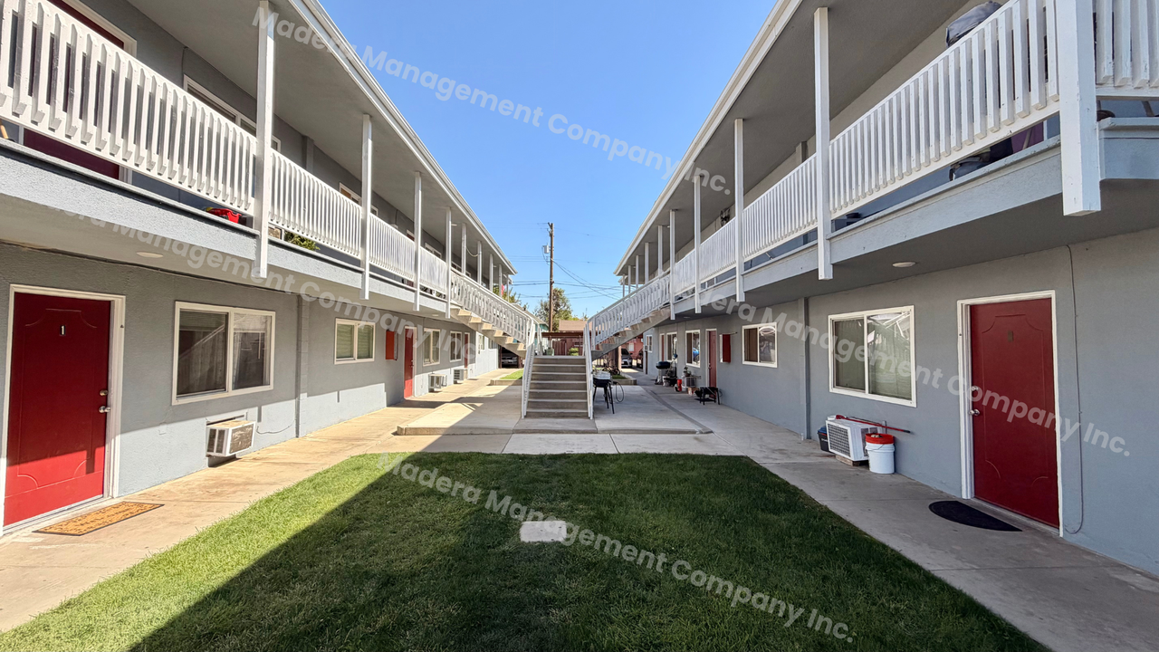 301 N B St - Photo 3 of 3