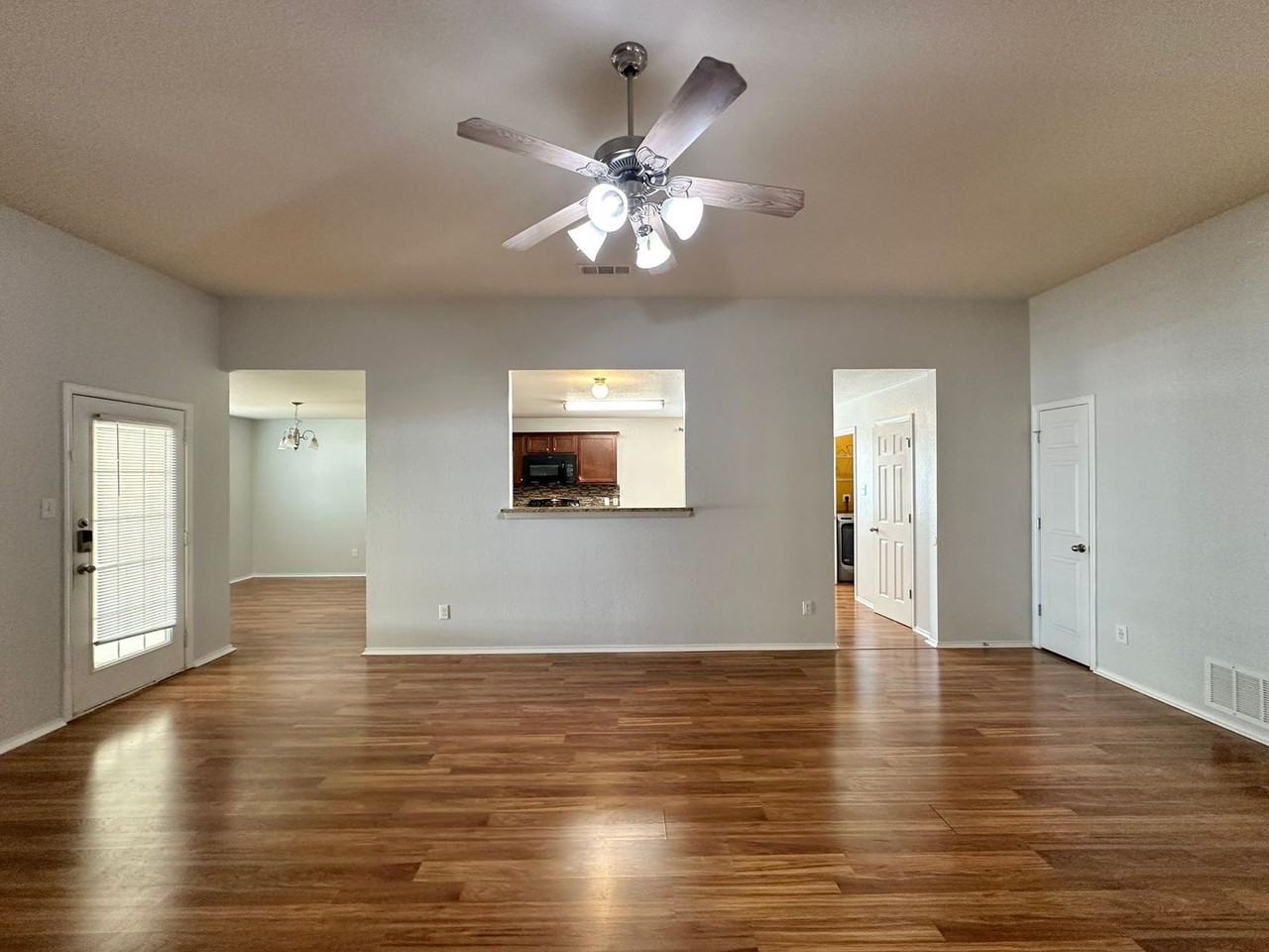 401 Aries Ave - Photo 3 of 37