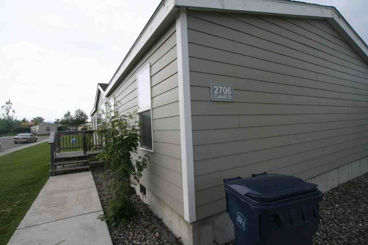 2706 Cahill St