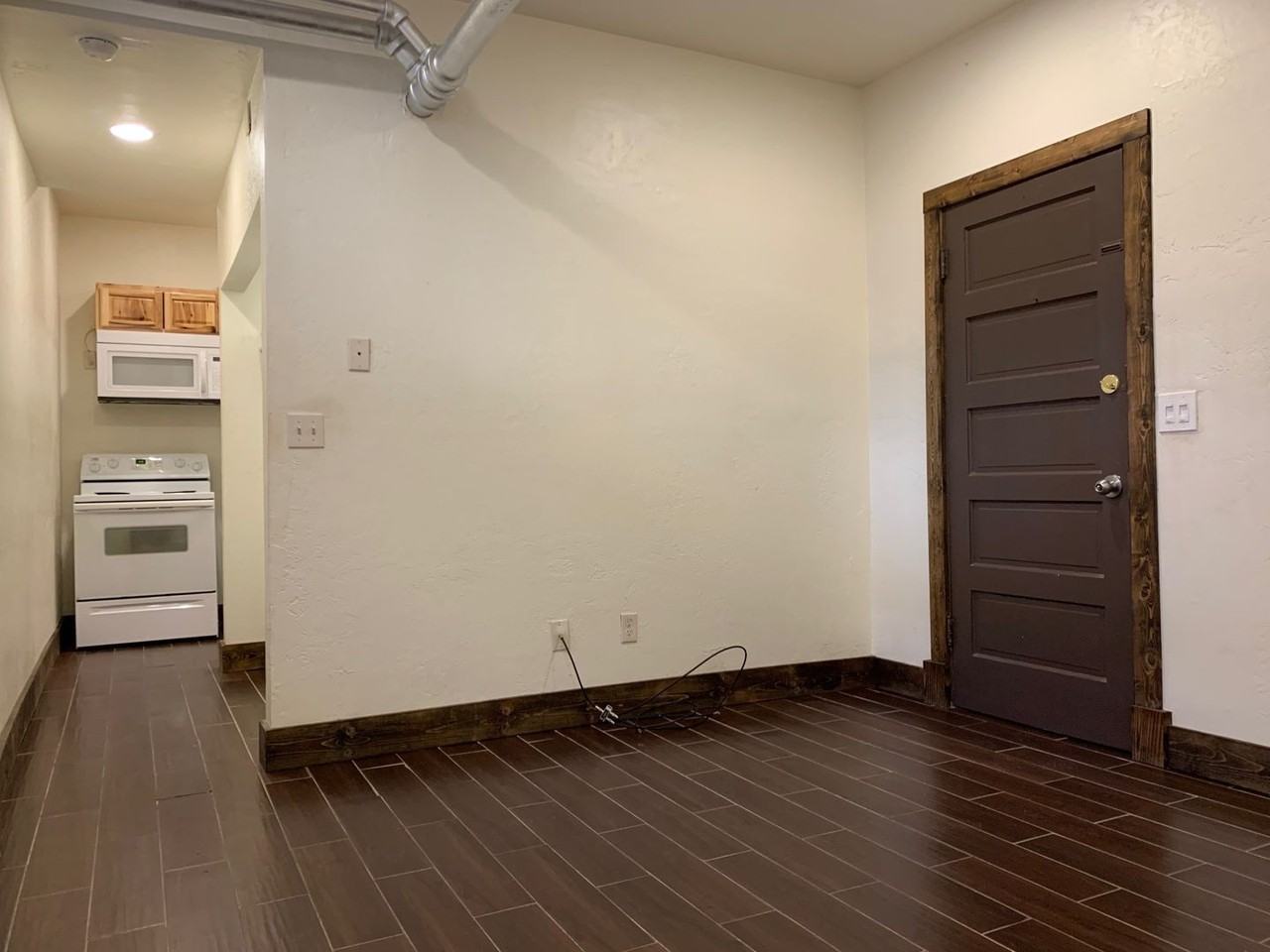 Blackmore Apartments - Photo 4 of 11