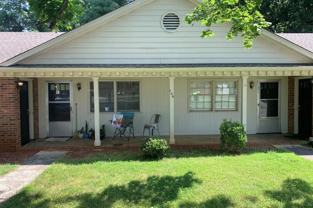 104 Holmes Cir - Photo 1 of 1