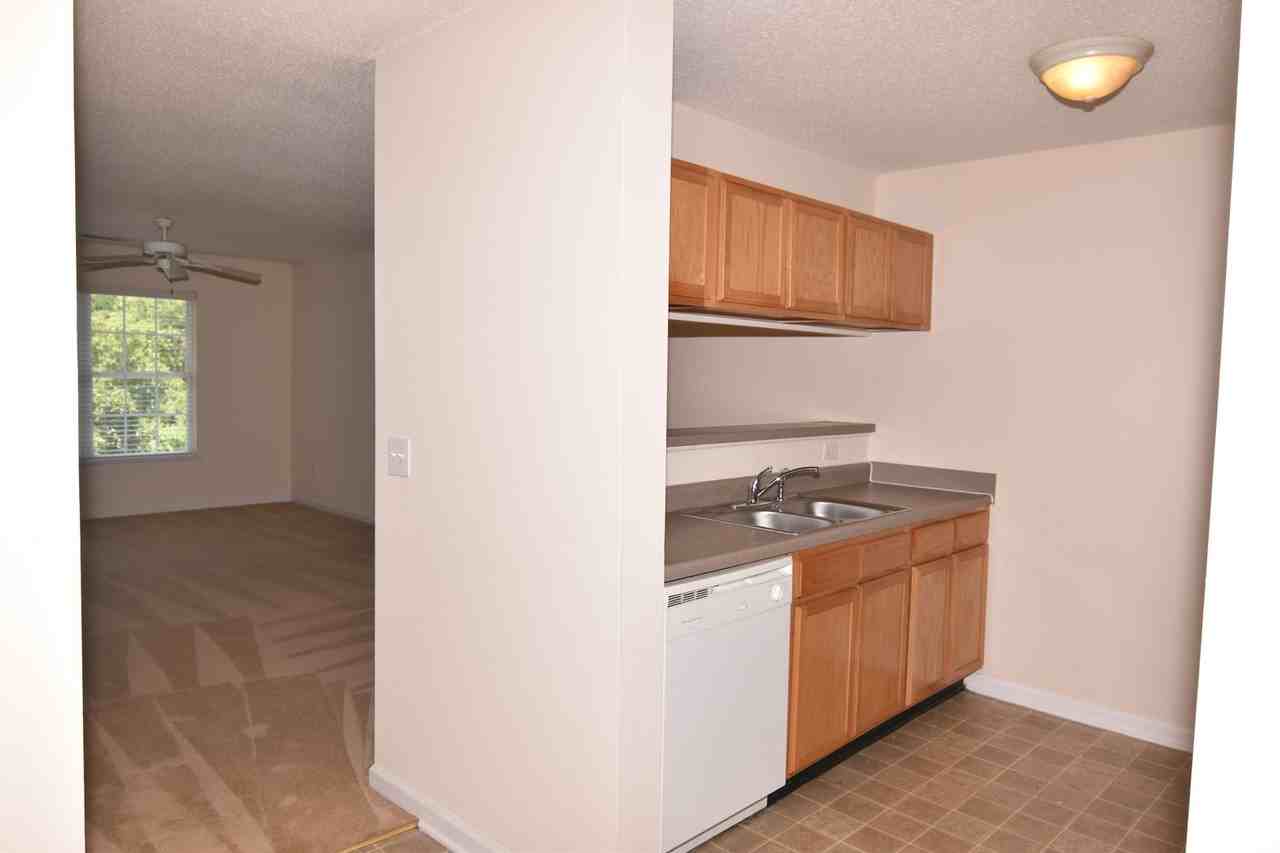 114 N Wheeless Dr - Photo 3 of 19