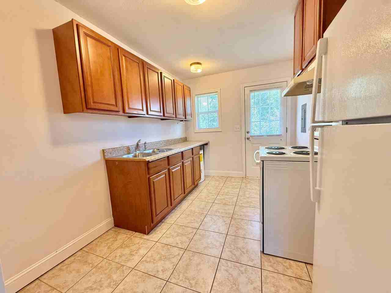 838 Cherry St - Photo 6 of 12