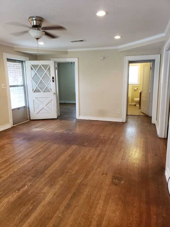1204 Sw 12th Ave - Photo 3 of 14