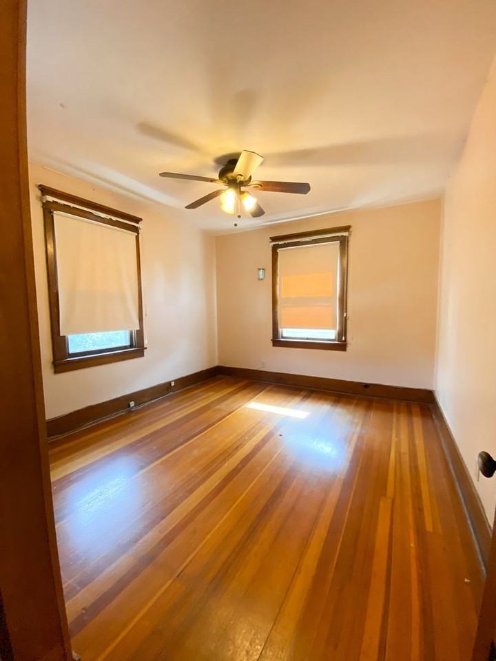111 Waldron St - Photo 6 of 12