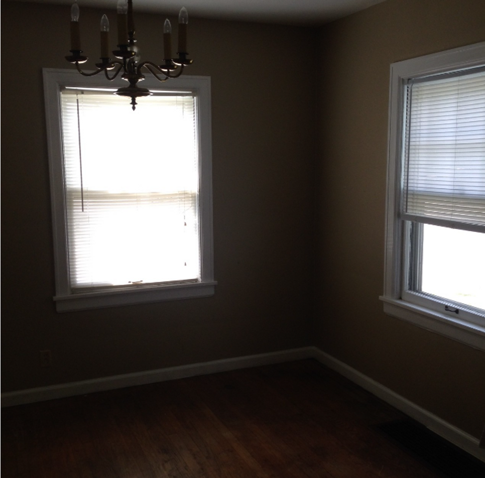 519 Evergreen St - Photo 3 of 10