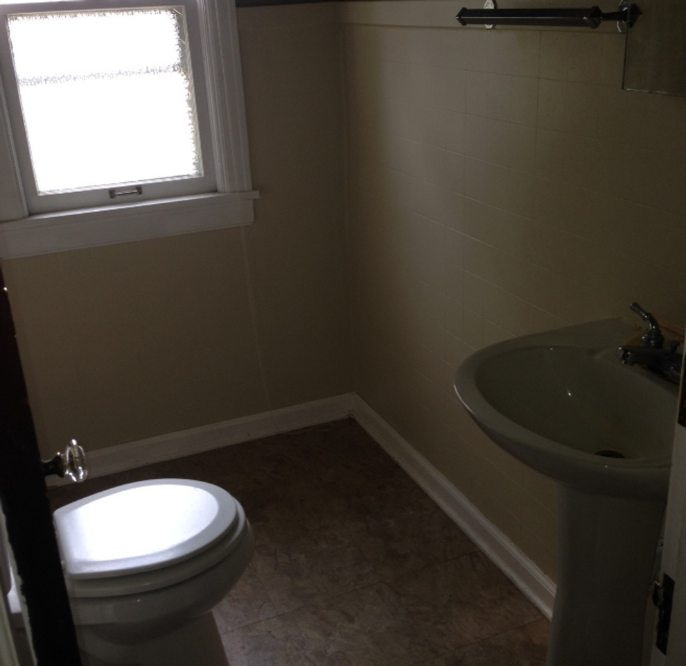 519 Evergreen St - Photo 5 of 10