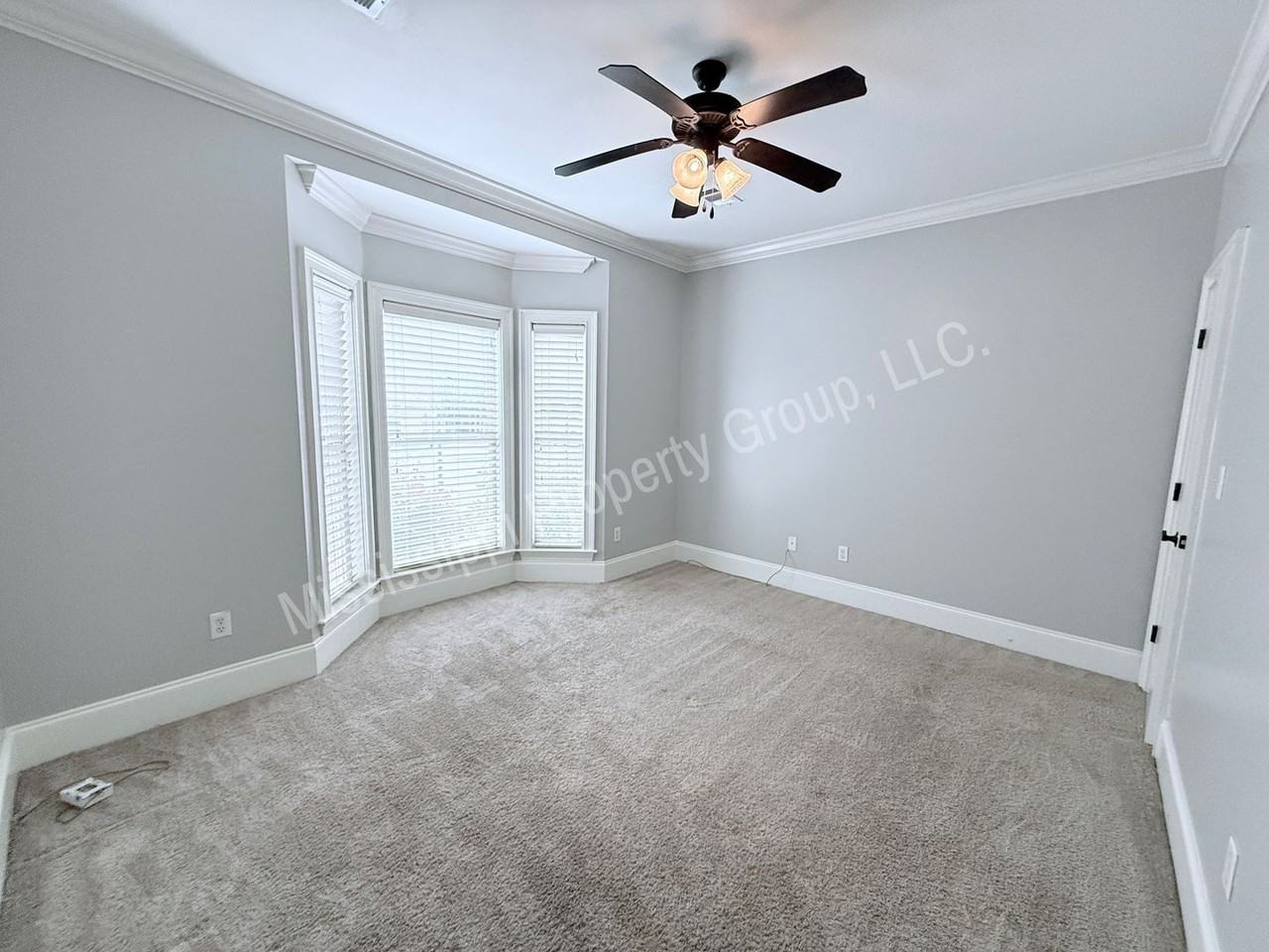 131 Falls Grove Dr - Photo 7 of 22