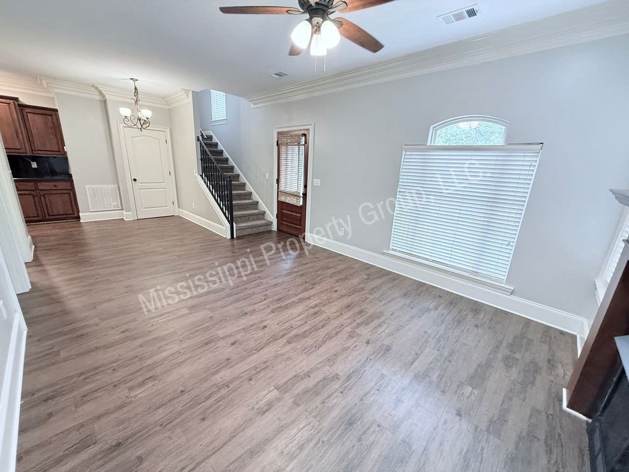 120 Falls Grove Dr - Photo 3 of 25