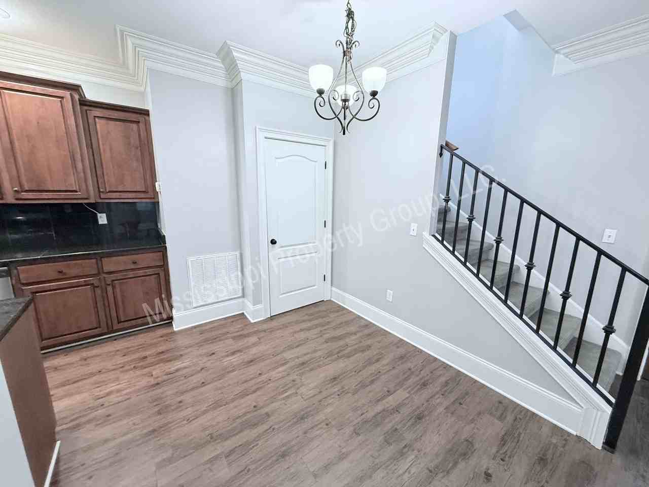 120 Falls Grove Dr - Photo 5 of 25