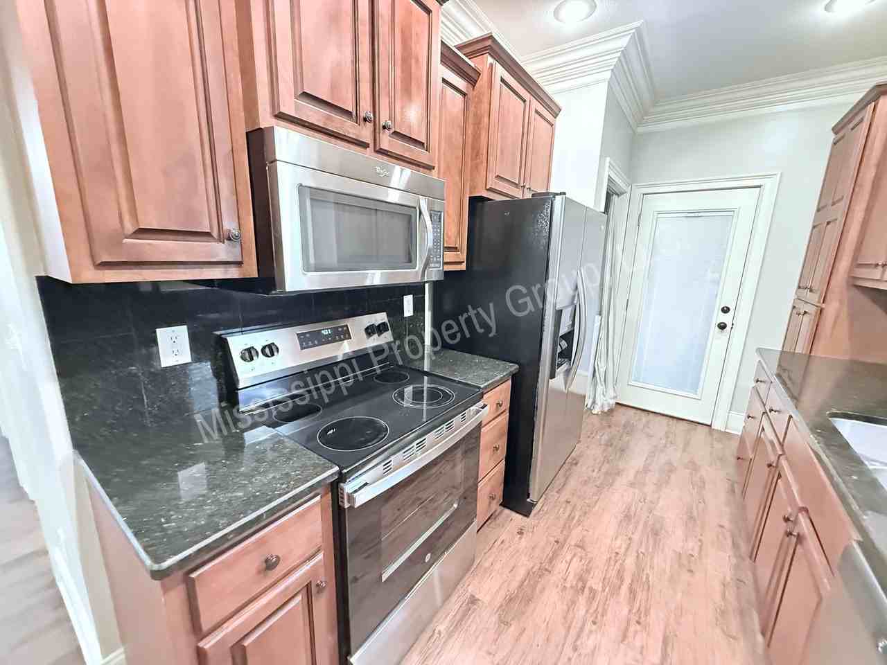 120 Falls Grove Dr - Photo 7 of 25