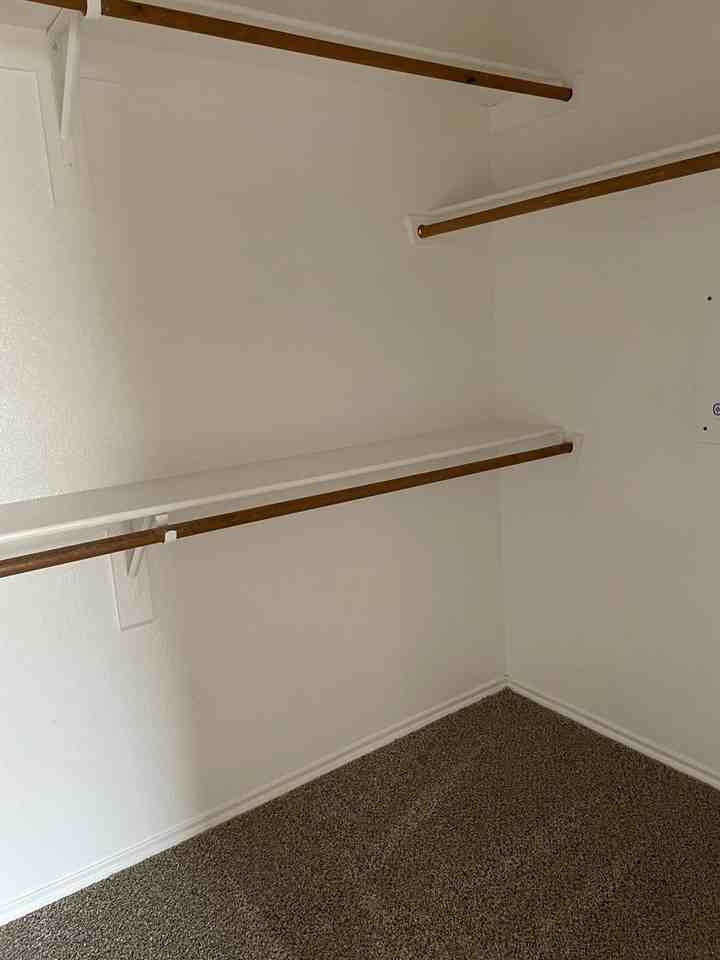 2136 Ingrid Ln - Photo 5 of 24