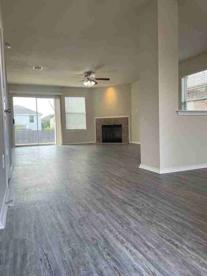 2140 Biggs St - Photo 3 of 19